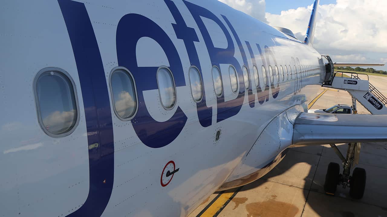 Photo of a Jet Blue airplane