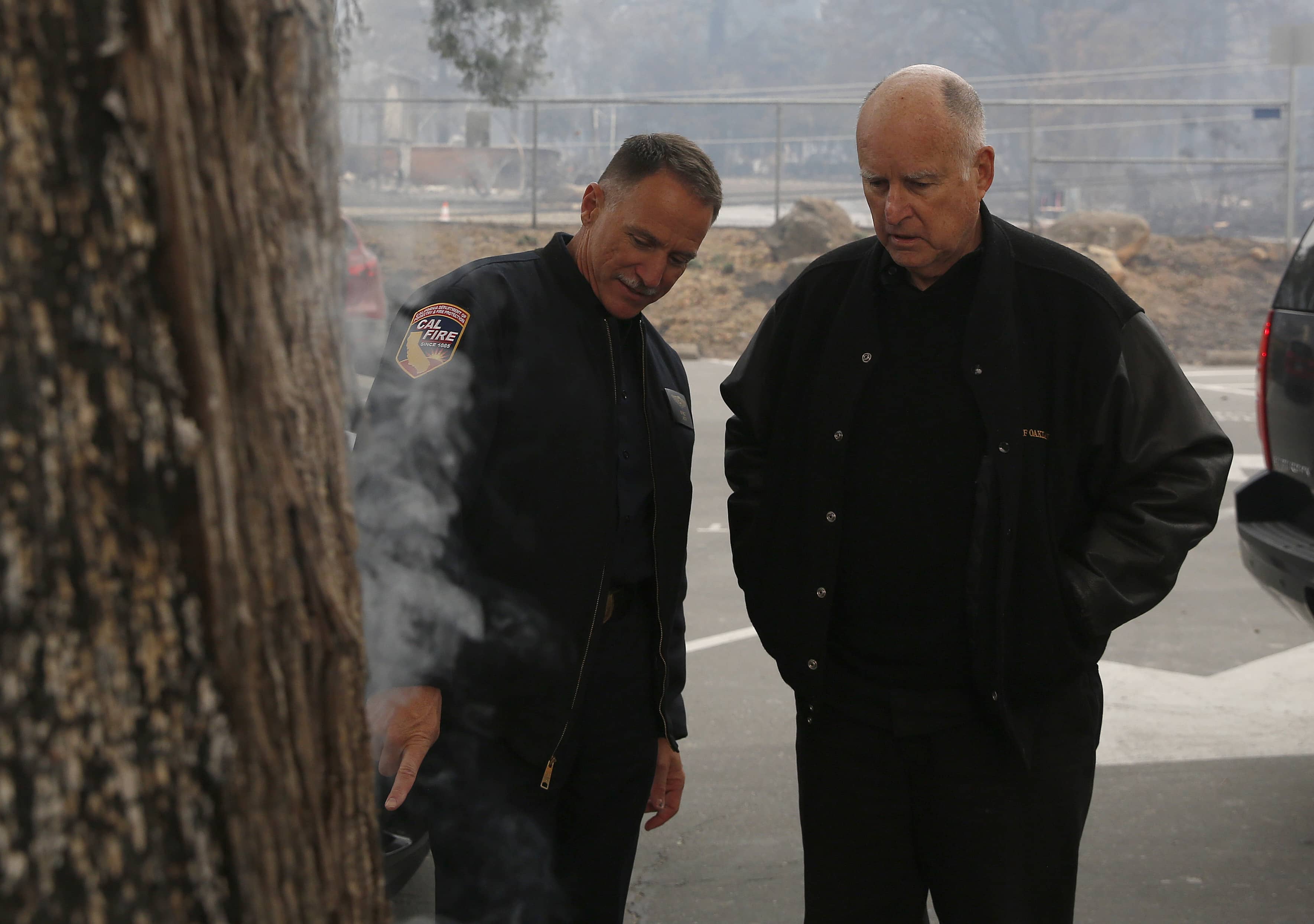 Photo of Ken Pimlott, director of the California Department of Forestry and Fire Protection and Gov. Jerry Brown