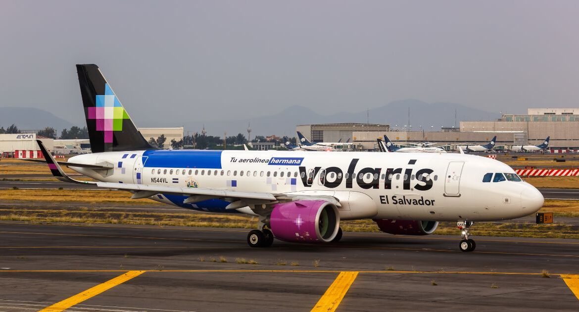 A passenger on a domestic Mexican flight, claiming threats from criminals, attempted to hijack the plane to the U.S., leading to his detention and potential charges.