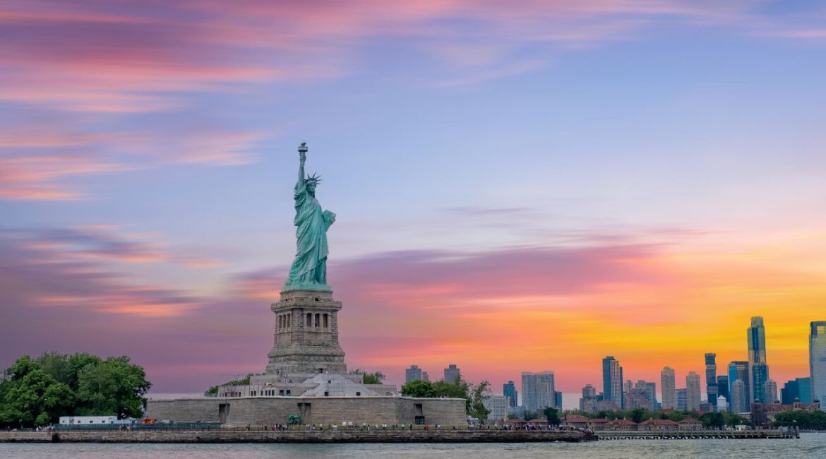 In Fareed Zakaria's opinion in The Washington Post, he speaks on voters’ growing dissatisfaction with inefficient progressive governance is driving a shift toward more conservative leadership in key regions. (Shutterstock)