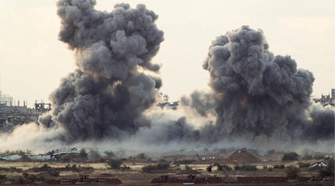Smoke rises from Gaza after an explosion, as seen from the Israeli side of the border, April 14, 2025. (REUTERS/Amir Cohen)