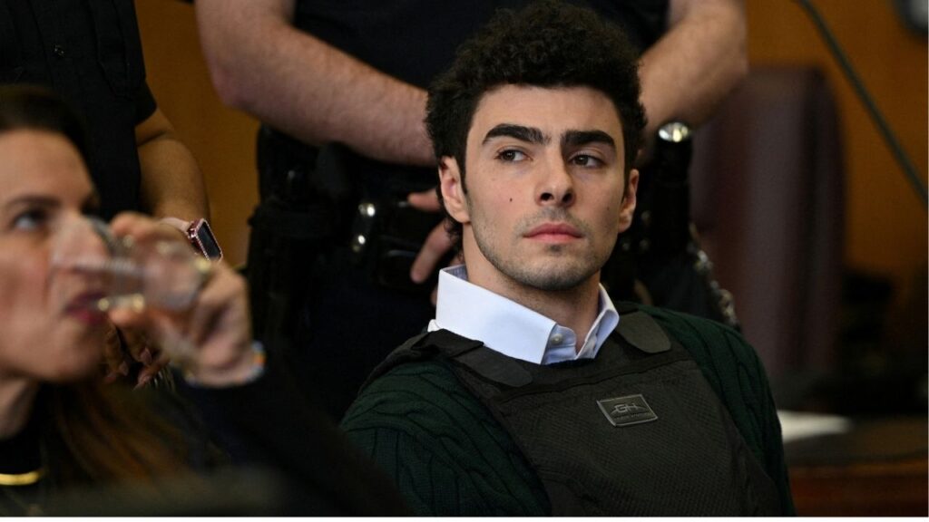 Luigi Mangione, the suspect in the killing of UnitedHealth Group chief executive Brian Thompson, appears in Manhattan Supreme Court on New York state murder and terrorism charges in New York City, U.S., February 21, 2025. (Curtis Means/Pool via REUTERS/File Photo)
