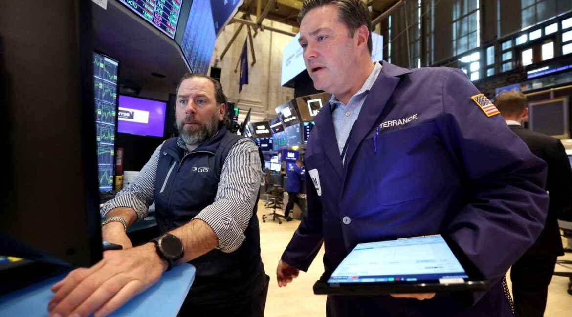 A trader works on the floor at the New York Stock Exchange (NYSE) in New York City, U.S., April 28, 2025. (REUTERS/Brendan McDermid)