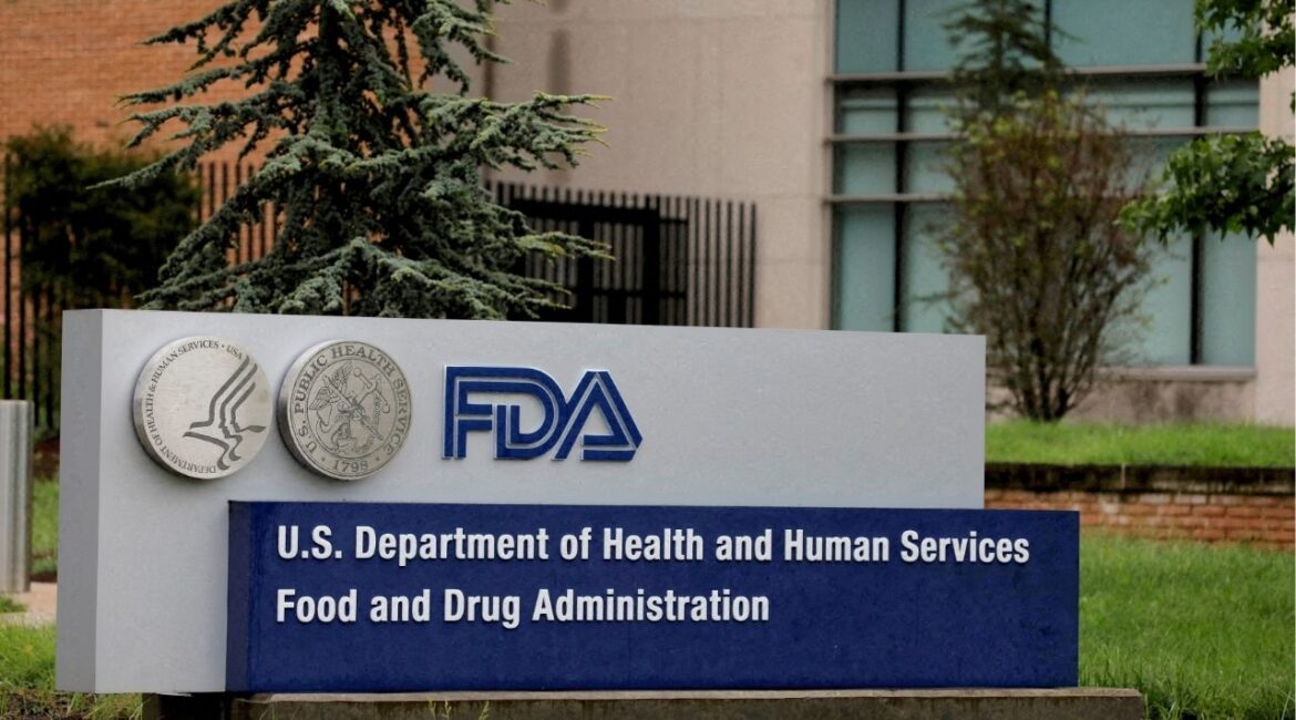 Signage is seen outside of the Food and Drug Administration (FDA) headquarters in White Oak, Maryland, U.S., August 29, 2020. (REUTERS/Andrew Kelly/File Photo)