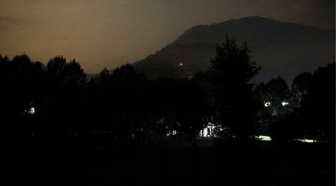 City view during the blackout, after India's strikes in Muzaffarabad, in Pakistan-administrated Kashmir, May 7, 2025. REUTERS/Akhtar Soomro