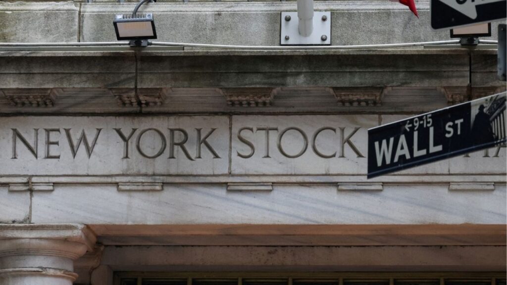 A view shows the New York Stock Exchange (NYSE) Wall Street entrance in New York City, U.S., April 7, 2025. REUTERS/Kylie Cooper/File Photo