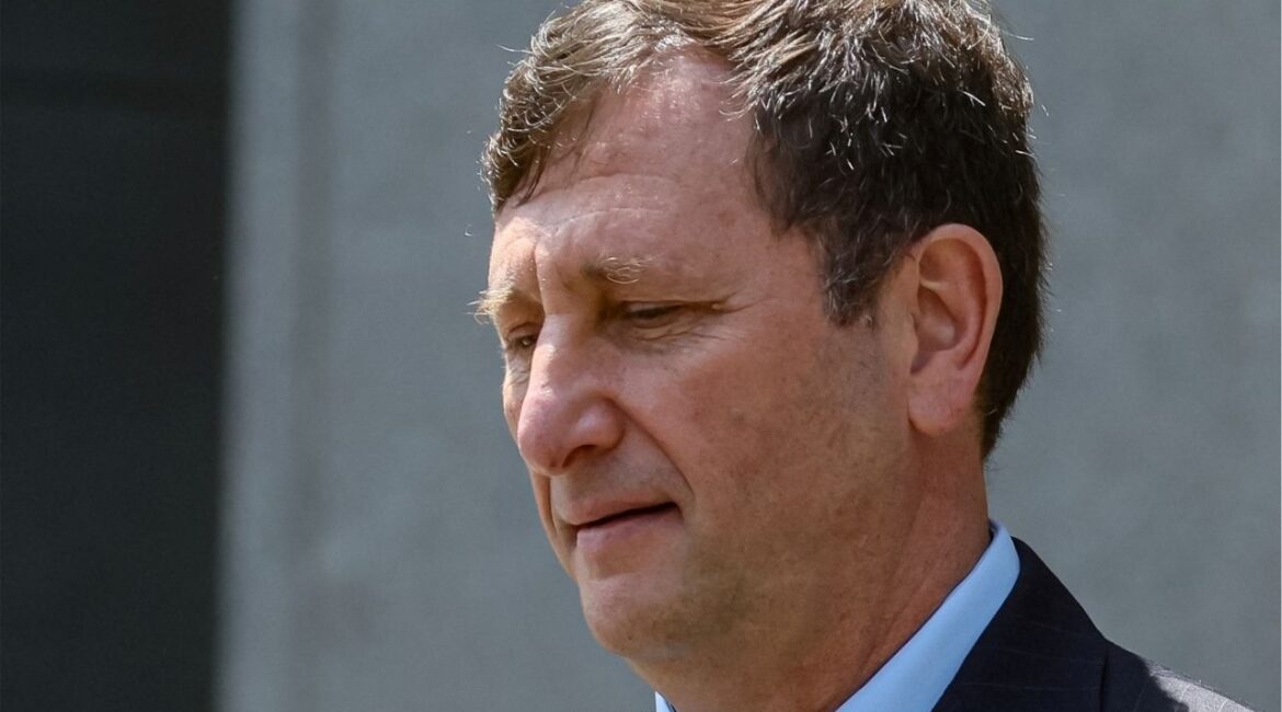 Alex Mashinsky, founder and former CEO of bankrupt cryptocurrency lender Celsius Network, exits the Manhattan federal court in New York City, U.S., July 25, 2023. REUTERS/Brendan McDermid