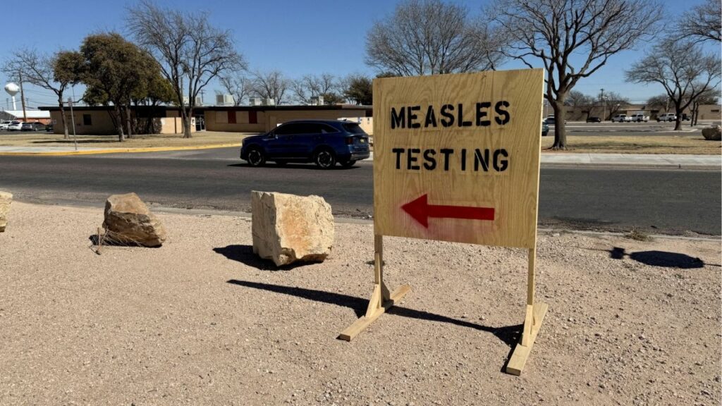 A sign reading "measles testing" is seen as an outbreak in Gaines County, Texas, has raised concerns over its spread to other parts of the state, in Seminole, Texas, U.S., February 25, 2025. REUTERS/Sebastian Rocandio/File Photo