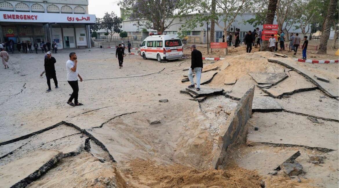 Palestinians inspect the damage at the European Hospital, which was partially damaged following Israeli airstrikes, according to the Gaza Health Ministry, in Khan Younis, in the southern Gaza Strip, May 13, 2025. REUTERS/Hatem Khaled