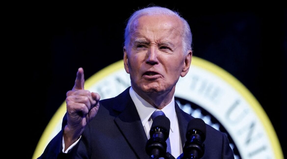 U.S. President Joe Biden speaks at a Department of Defense Commander in Chief farewell ceremony, at Joint Base Myers-Henderson Hall in Fort Myer, Virginia, U.S., January 16, 2025. REUTERS/Evelyn Hockstein/File Photo
