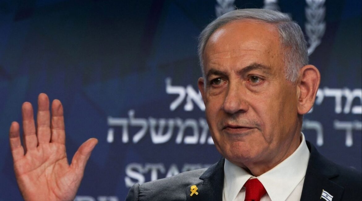 Israeli Prime Minister Benjamin Netanyahu speaks during a press conference, in Jerusalem, May 21, 2025. REUTERS/Ronen Zvulun/Pool/File Photo