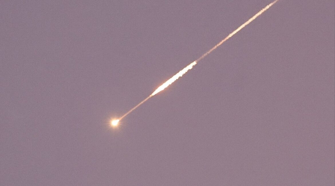 A missile launched from Iran towards Israel is seen from Tubas, amid the Iran-Israel conflict, in the Israeli-occupied West Bank, June 24, 2025. REUTERS/Raneen Sawafta
