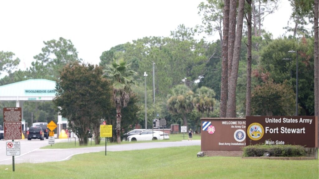 Traffic enters Fort Stewart at the main entrance gate following an active shooter incident on the U.S. Army base located in Hinesville, Georgia, U.S. August 6, 2025. Richard Burkhart/USA Today Network via REUTERS.