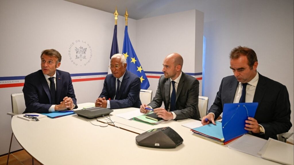 French President Emmanuel Macron, Antonio Costa, President of the European Council, French Minister for Europe and Foreign Affairs Jean-Noel Barrot, and France's Minister of Armed Forces Sebastien Lecornu attend a video conference with U.S. President Donald Trump, Ukrainian President Volodymyr Zelenskiy and European Union leaders about the upcoming Trump-Putin meeting on Ukraine, at Fort de Bregancon in Bormes-les-Mimosas, France, 13 August 2025. PHILIPPE MAGONI / POOL/Pool via REUTERS