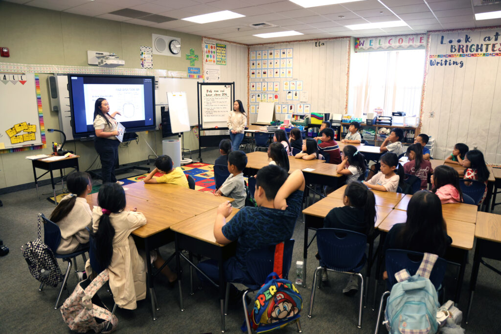 Fresno Unified students in a dual-immersion class