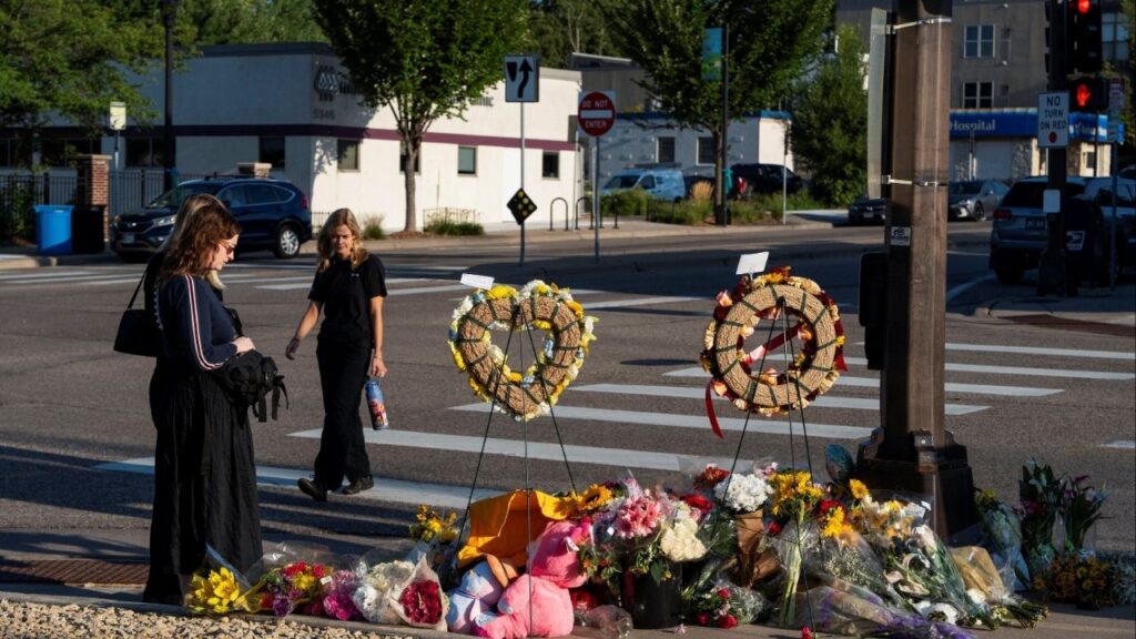 Mourners visit a memorial near the Annunciation Church, which is a home to an elementary school and was the scene of a shooting the day before, in Minneapolis, Minnesota, U.S. August 28, 2025. (Reuters File)