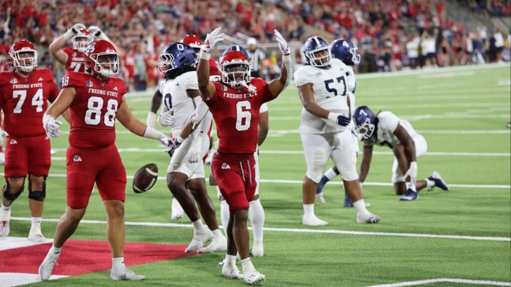 No. 6 Bryson Donelson celebrates after scoring a touchdown for the Fresno State Bulldogs over the Georgia Southern Eagles on Aug. 30, 2025. (Fresno State)